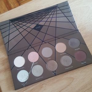 ZOEVA EN TAUPE Eyeshadow palette